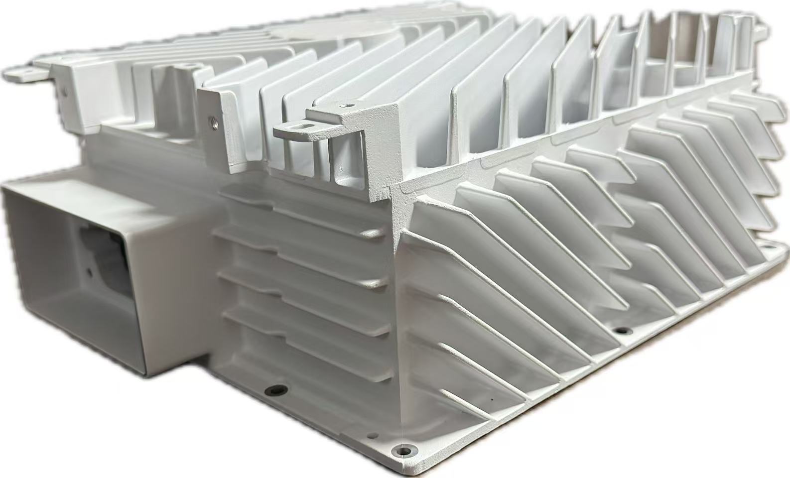 Aluminium-Kühlkörpergehäuse im Gigaguss-Verfahren